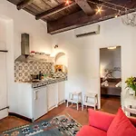Lovely Flat In The Heart Of Trastevere